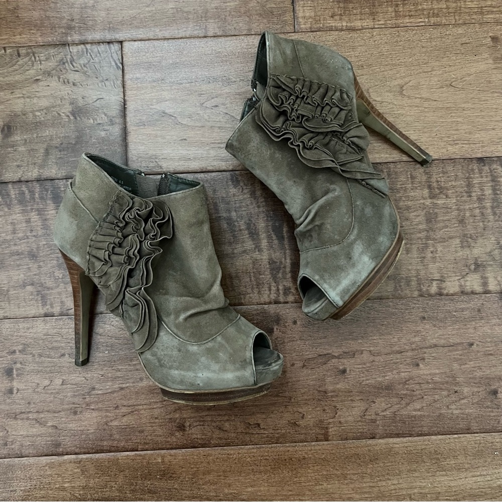 Bakers Zigi Soho Suede Booties